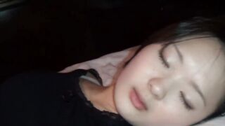 Alvó japán tini barátnő megrakva