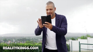 Reality Kings - Cherry Kiss hátsója durván meghágva