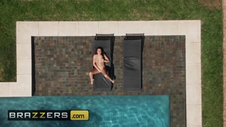 BRAZZERS - Jolee Love a hatalmas tőgyes fiatal spiné