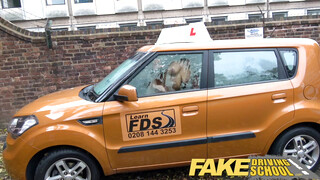 Fake Driving School - Tini bige az oktatóval kefél