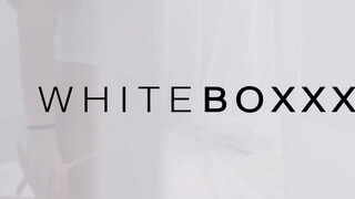 WhiteBoxxx - Nelly Kent a hatalmas didkós román bige