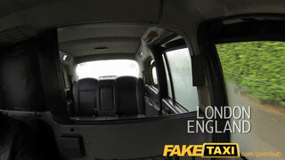 FakeTaxi - méretes kannás világos szőke bula