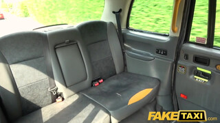 Fake Taxi - Rhiannon Ryder dákót akar a popsijába