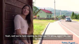 Public Agent - Talia Mint a buszmegállóban kefél