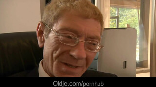 Vén bré és a fiatal titkárnője