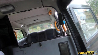 Fake Taxi - Cuki hölgyemény dugni akar a taxiban