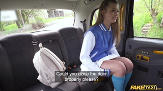 Fake Taxi - Magas sulis hölgyemény kúrni akart