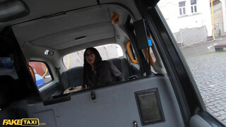 Fake Taxi - Mali Ubon a dögös latina kisasszony