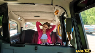 Fake Taxi - Sportos csajszi megdöngetve a taxiban