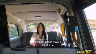 Fake Taxi - Megan Fiore a szexy méretes mellű kiscsaj