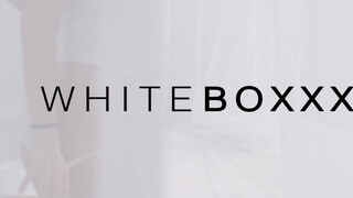 WhiteBoxxx - Ginebra Bellucci a dögös latina spiné