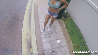 TEENGONZO - Anya Ivy a szexy hatalmas mellű néger bige