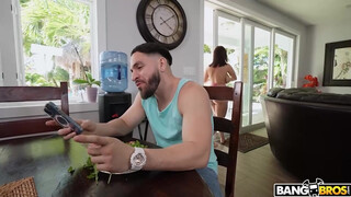 BANGBROS - Crystal Chase a méretes didkós spanyol picsa