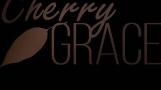 Cherry Grace a hatalmas tőgyes amatőr spiné