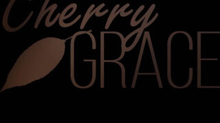 Cherry Grace a kerek muffos hölgyemény