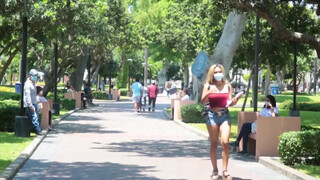 Bombázó méretes cickós venezuelai kisasszony