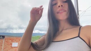 Tüzes latina tini mutatja méretes seggét és kényezteti magát neked